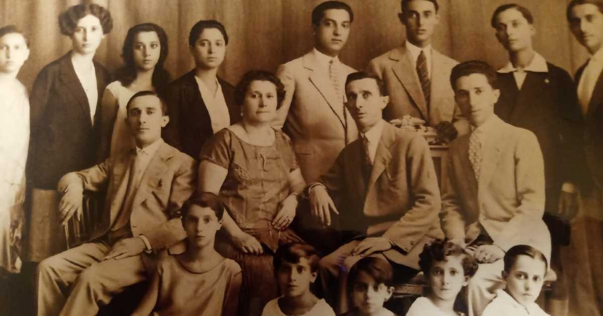 Giovanni, Lucrezia, 15 figli e 40 nipoti: � la storia della dinastia Trione, i pellicciai baresi